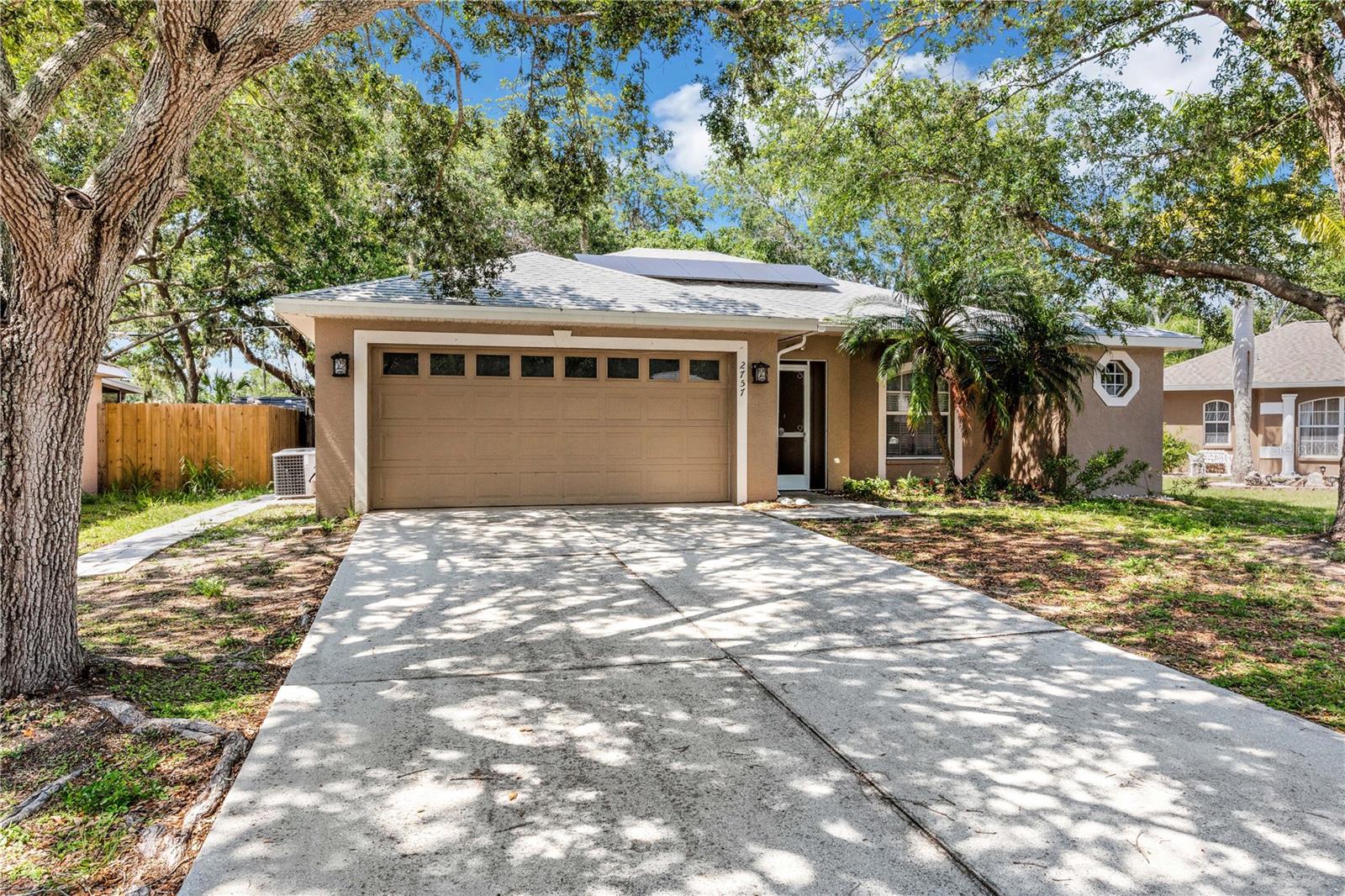 Single Family Residence in SARASOTA, FL - Daniel Dourado