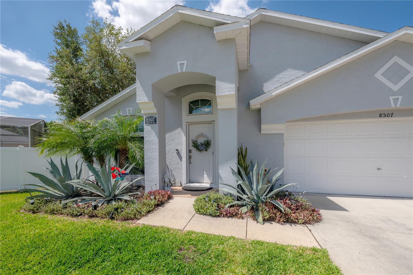 Single Family Residence in TAMPA, FL - Daniel Dourado