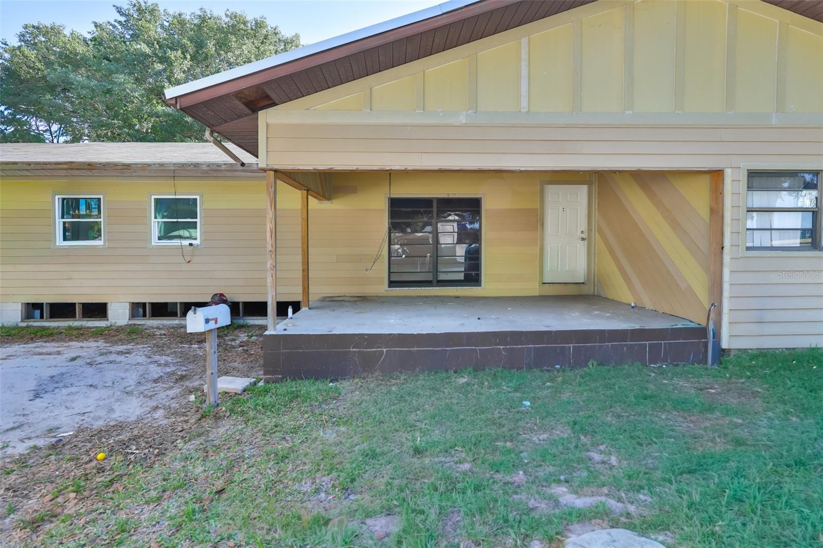 Single Family Residence in LAKE WALES, FL - Daniel Dourado