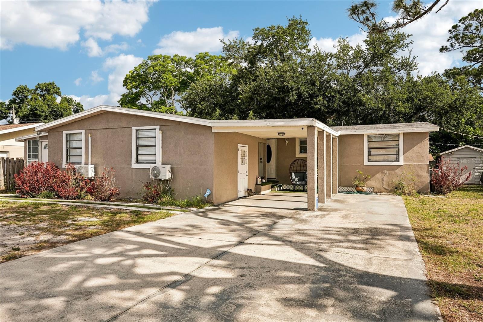 Single Family Residence in BRADENTON, FL - Daniel Dourado