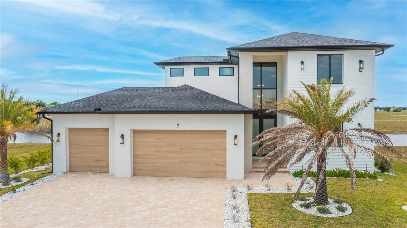 Single Family Residence in PLACIDA, FL - Daniel Dourado