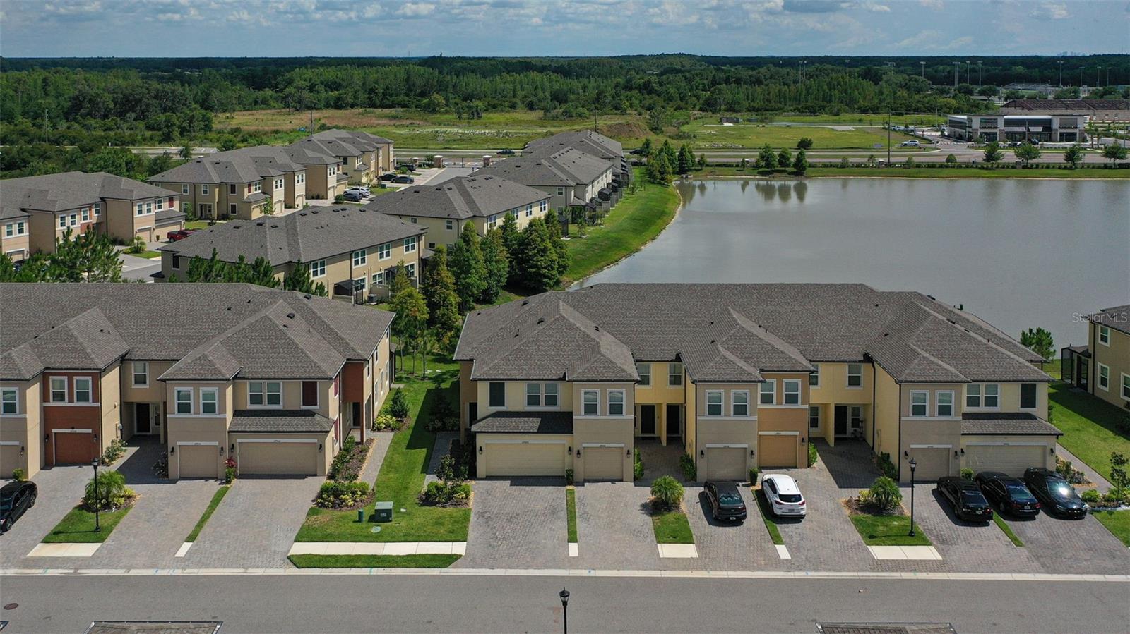 Townhouse in WESLEY CHAPEL, FL - Daniel Dourado