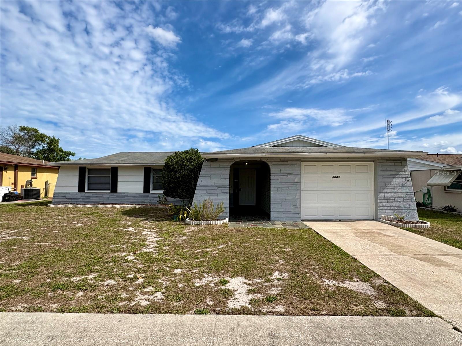 Single Family Residence in NEW PORT RICHEY, FL - Daniel Dourado