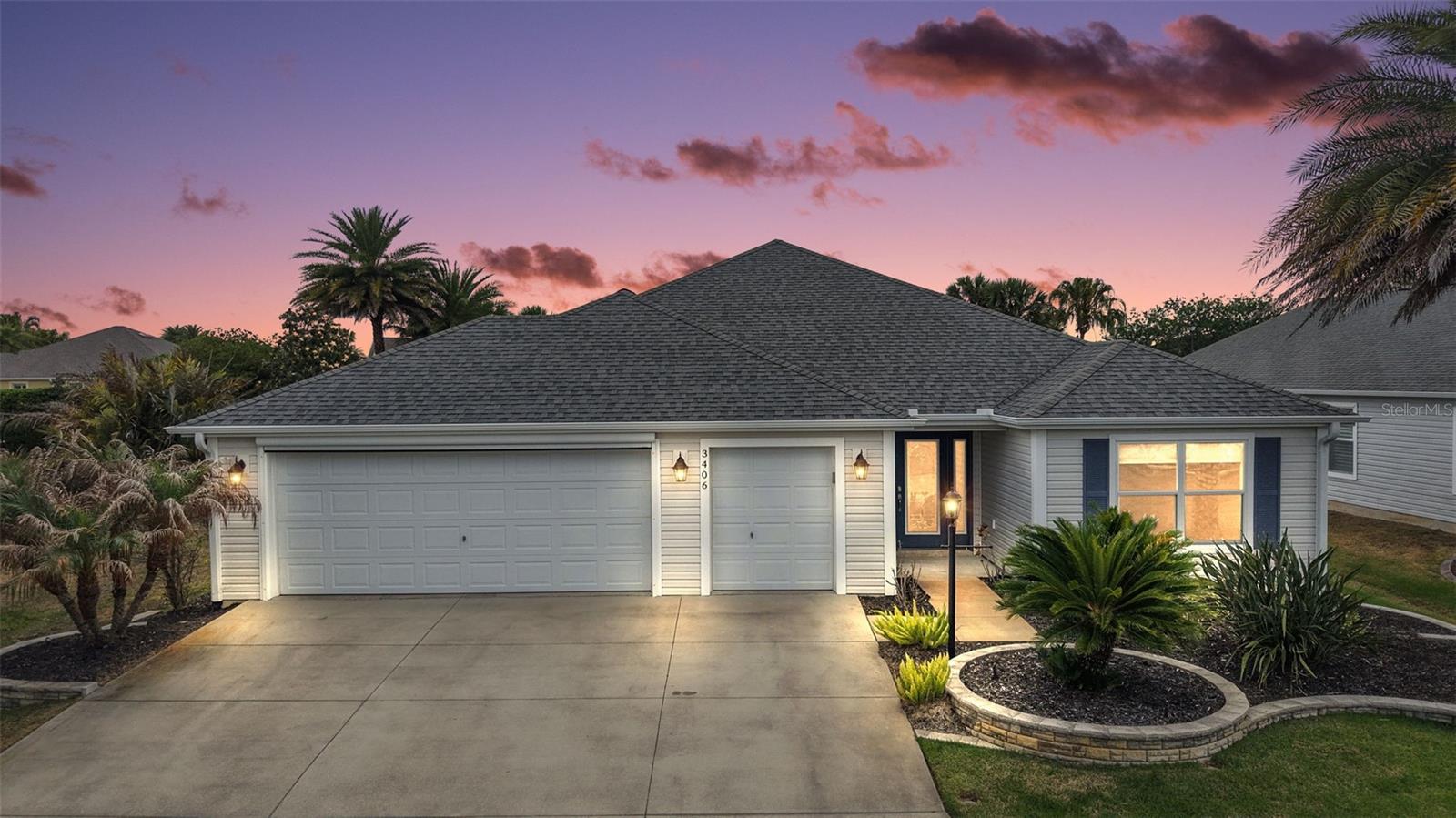Single Family Residence in THE VILLAGES, FL - Daniel Dourado