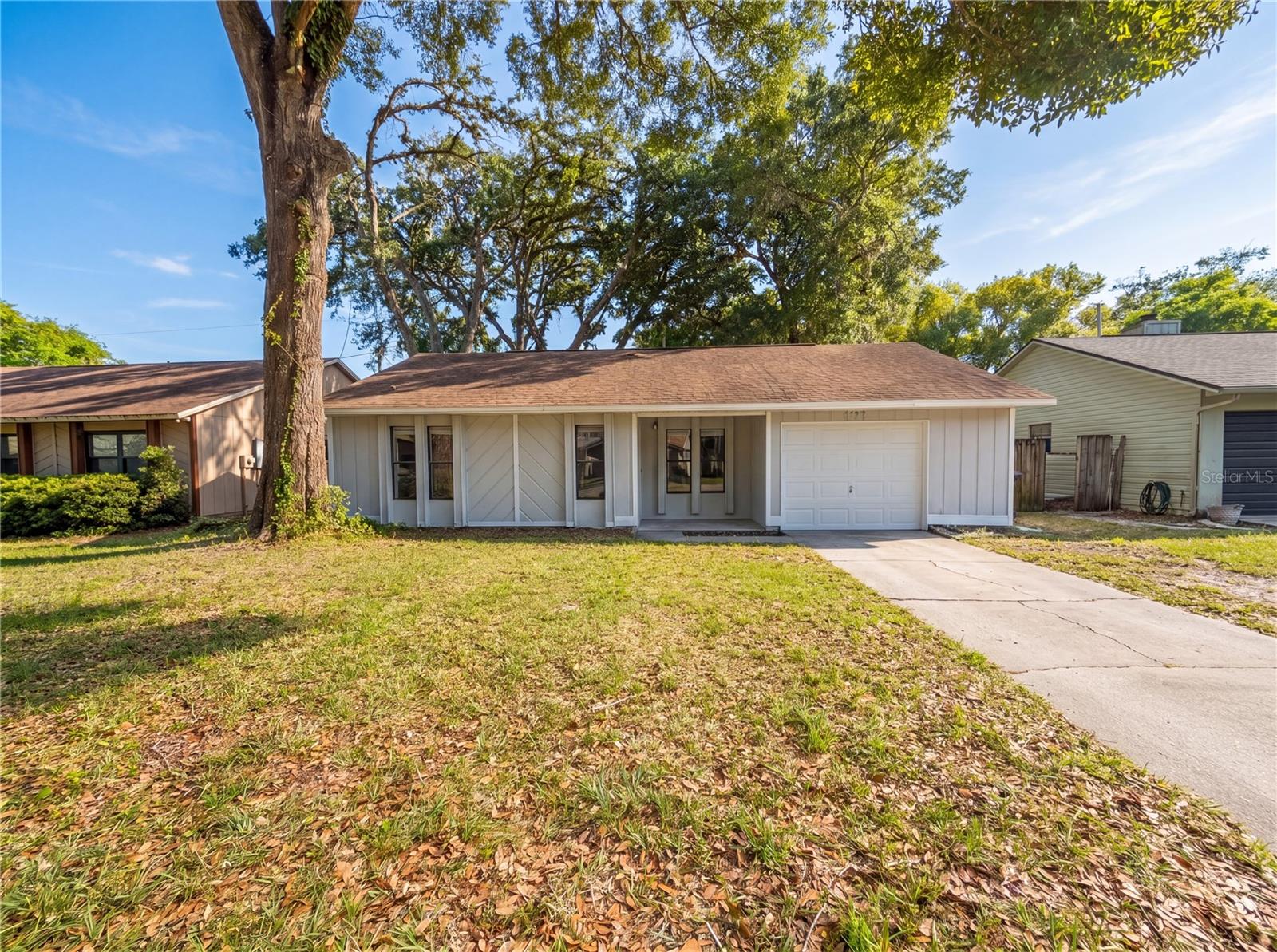 Single Family Residence in ORLANDO, FL - Daniel Dourado