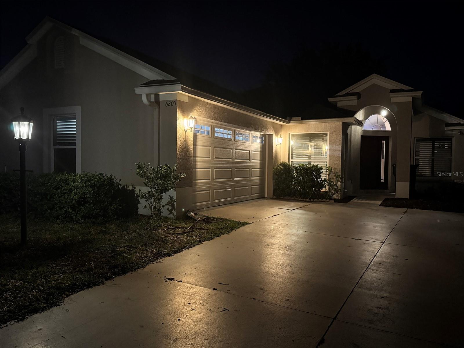 Single Family Residence in LAKEWOOD RANCH, FL - Daniel Dourado