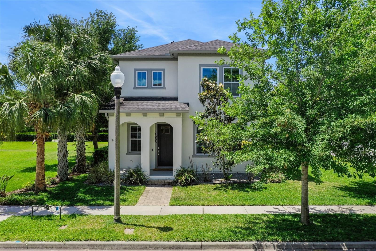Single Family Residence in WINTER GARDEN, FL - Daniel Dourado