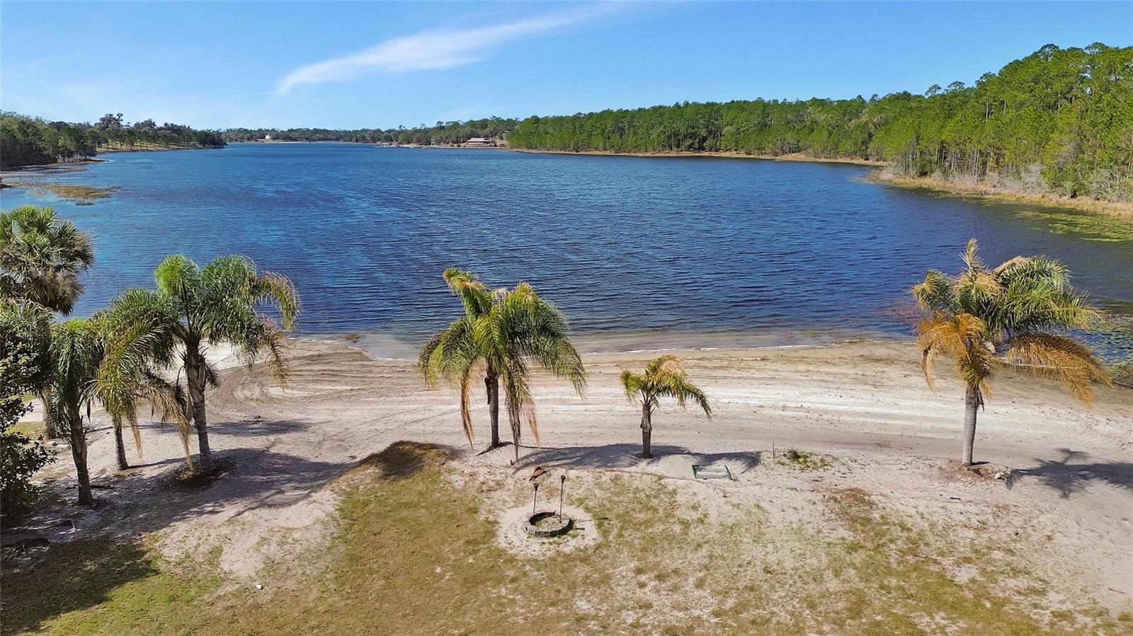 Single Family Residence in DE LEON SPRINGS, FL - Daniel Dourado