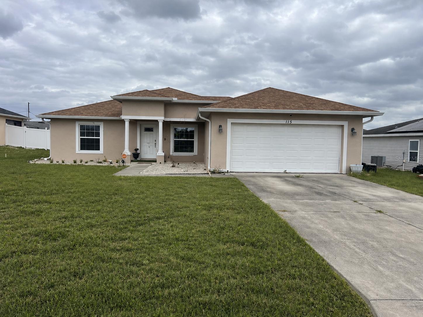 Single Family Residence in KISSIMMEE, FL - Daniel Dourado