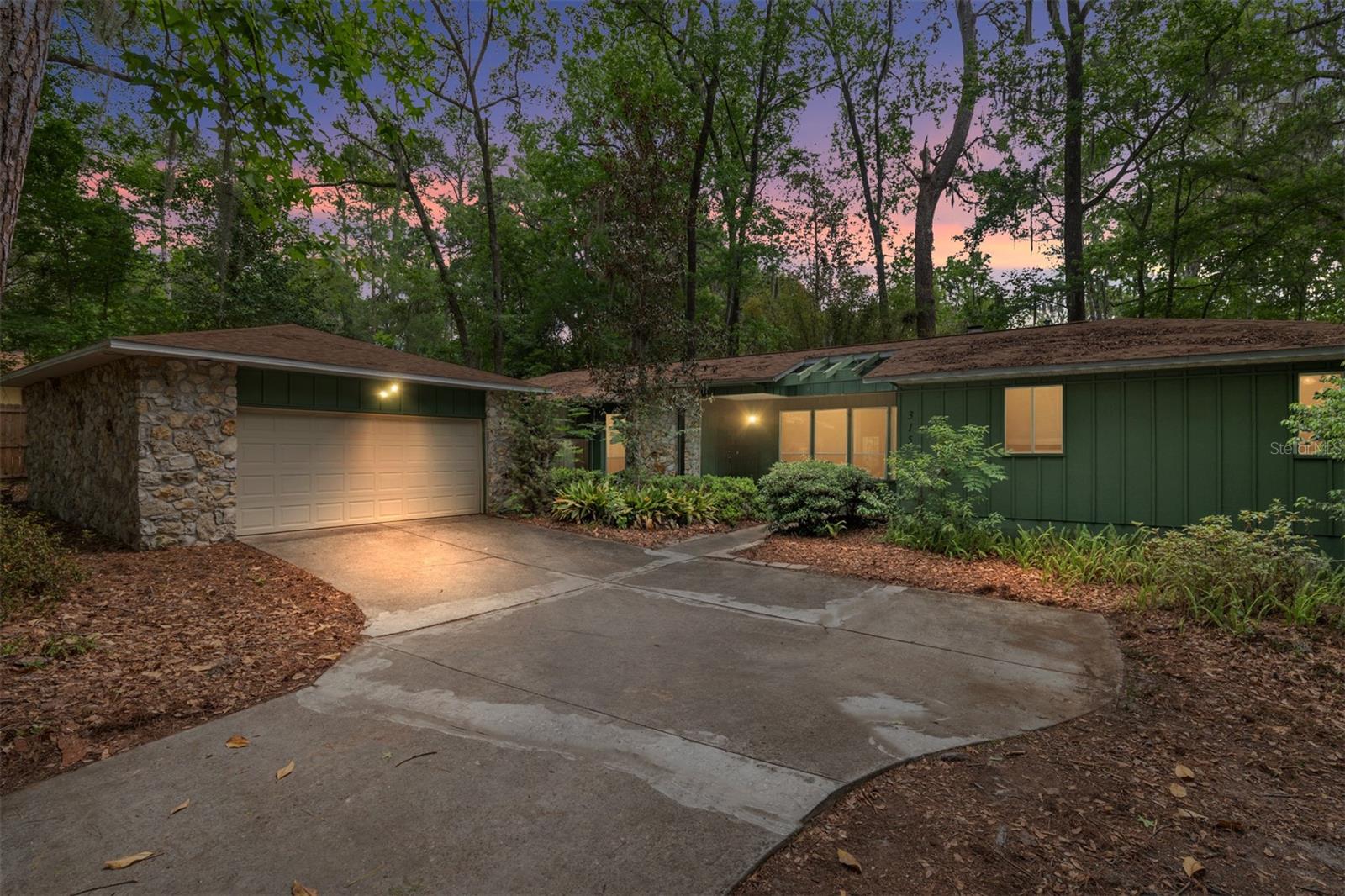 Single Family Residence in GAINESVILLE, FL - Daniel Dourado