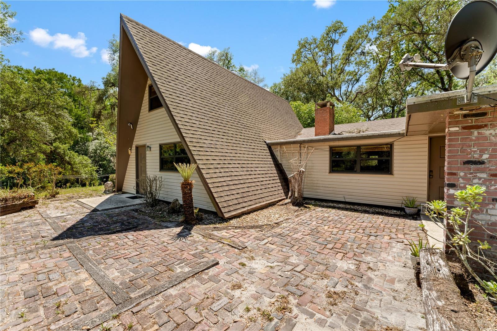 Single Family Residence in DADE CITY, FL - Daniel Dourado