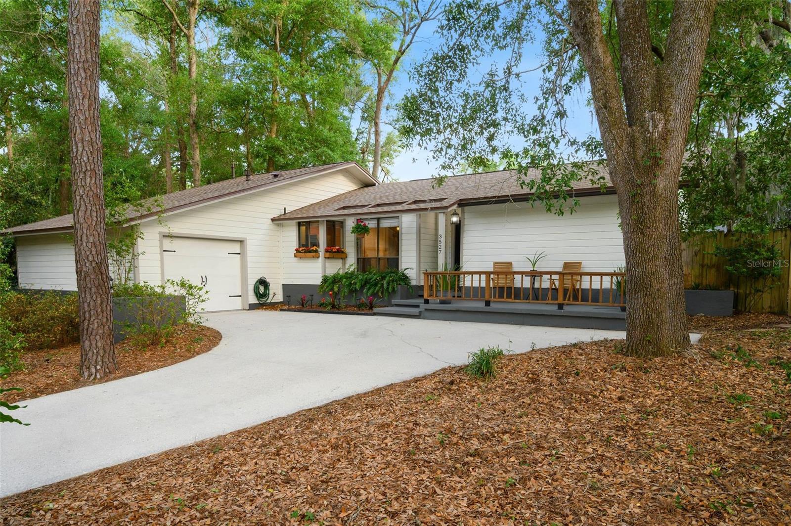 Single Family Residence in GAINESVILLE, FL - Daniel Dourado