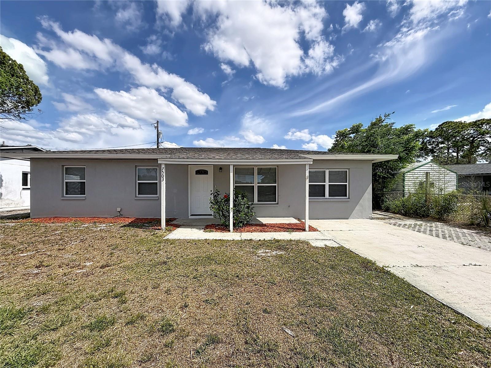 Single Family Residence in TAMPA, FL - Daniel Dourado