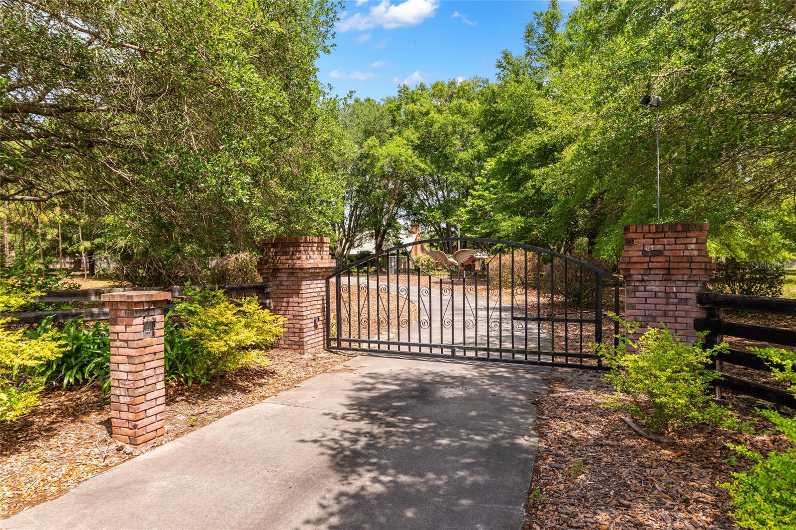 Single Family Residence in TRENTON, FL - Daniel Dourado