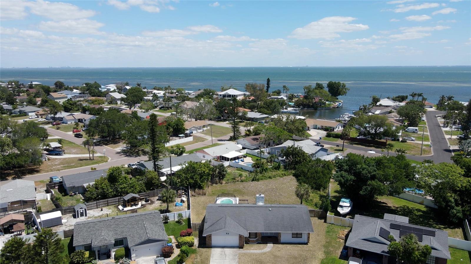 Single Family Residence em ST PETERSBURG, FL - Daniel Dourado