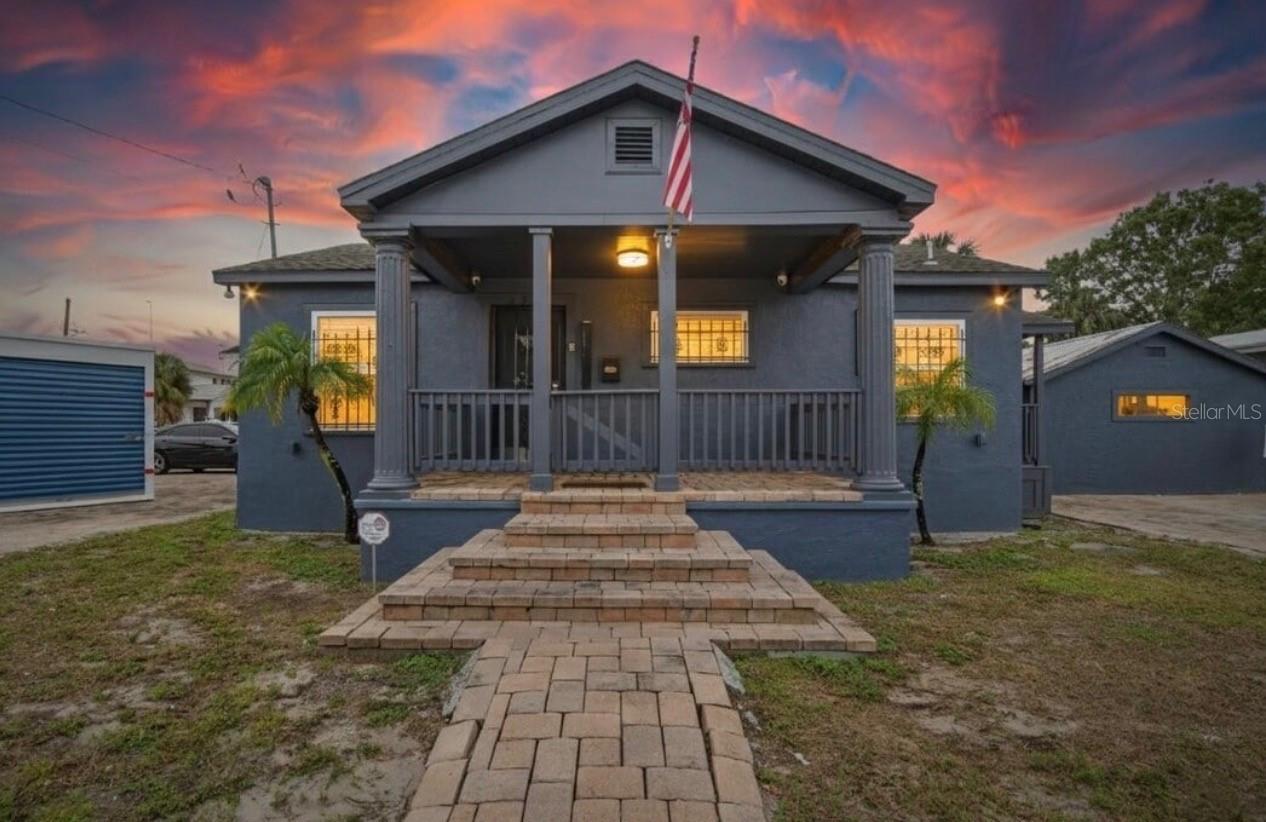 Single Family Residence in TAMPA, FL - Daniel Dourado