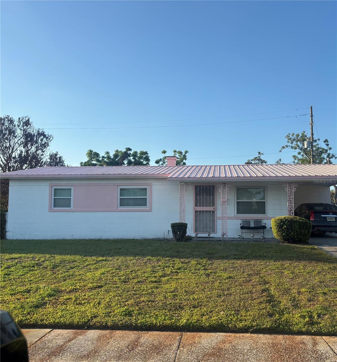 Single Family Residence in ORLANDO, FL - Daniel Dourado