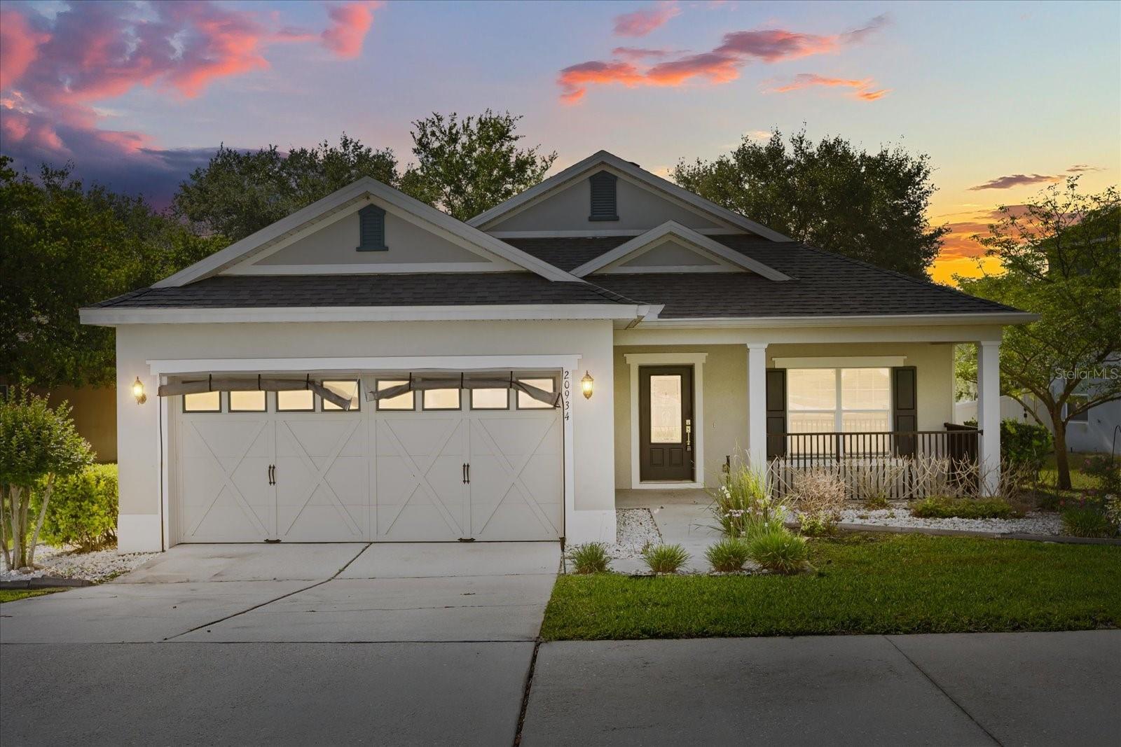 Single Family Residence in MOUNT DORA, FL - Daniel Dourado