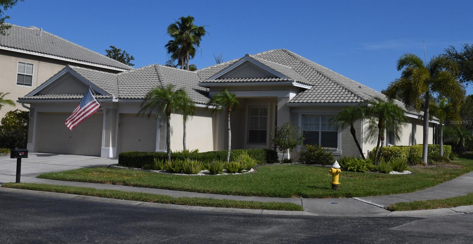 Single Family Residence in DUNEDIN, FL - Daniel Dourado