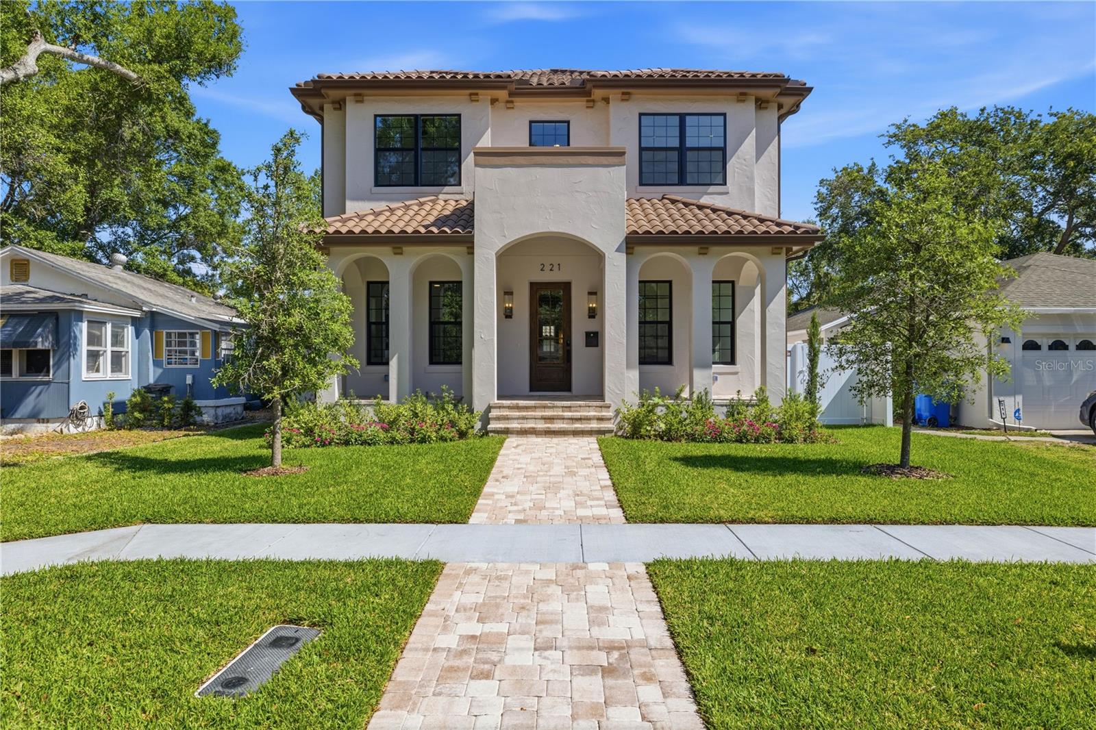 Single Family Residence em ST PETERSBURG, FL - Daniel Dourado