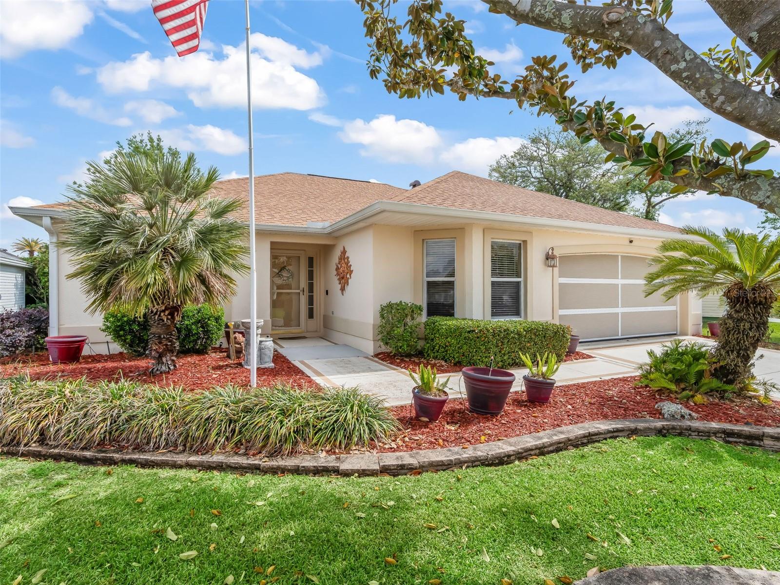 Single Family Residence in THE VILLAGES, FL - Daniel Dourado