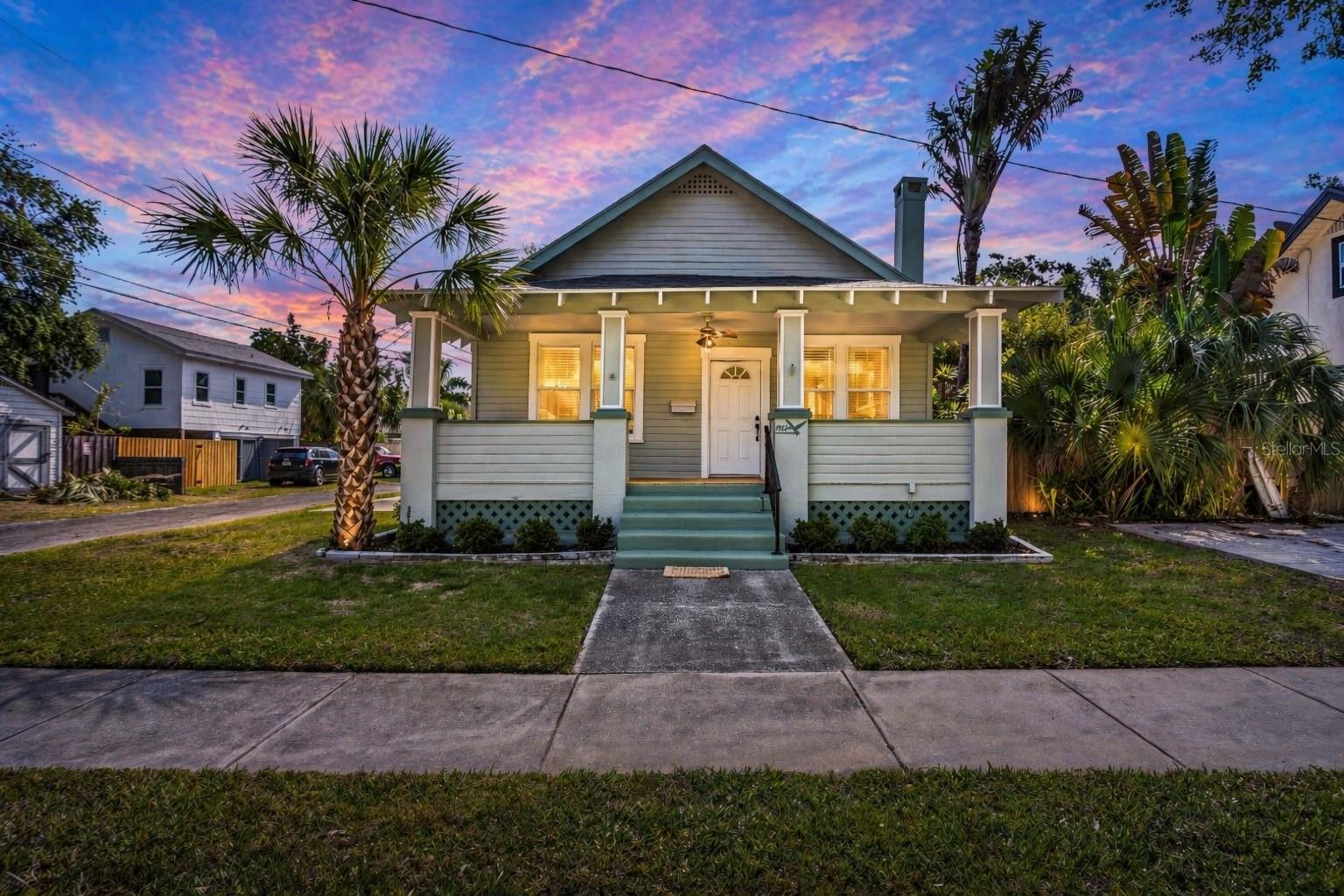 Single Family Residence em ST PETERSBURG, FL - Daniel Dourado