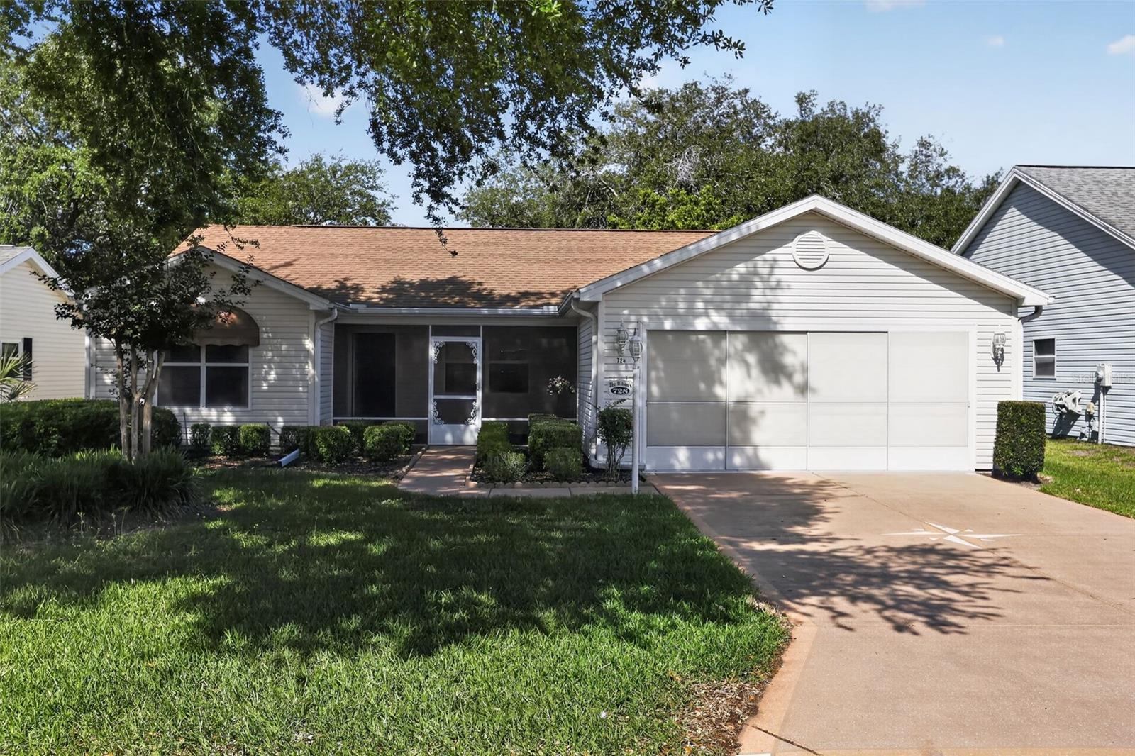 Single Family Residence in THE VILLAGES, FL - Daniel Dourado