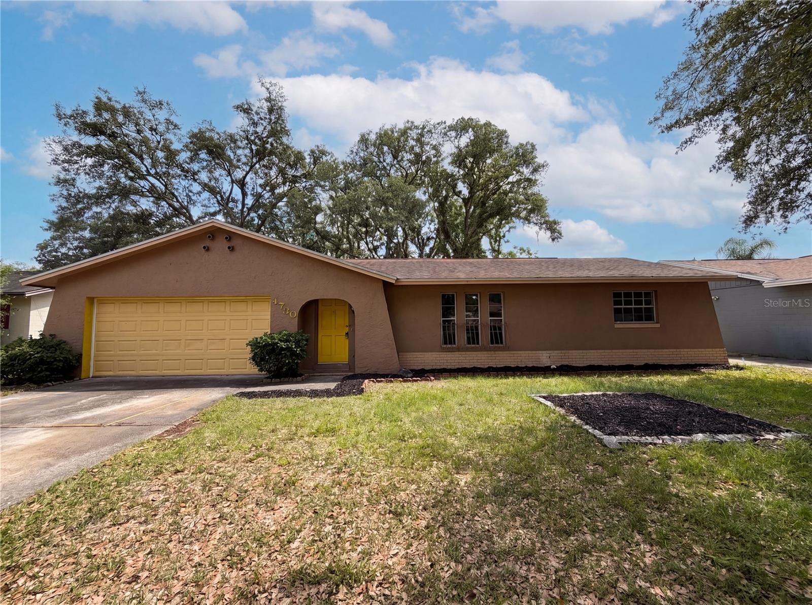 Single Family Residence in ORLANDO, FL - Daniel Dourado