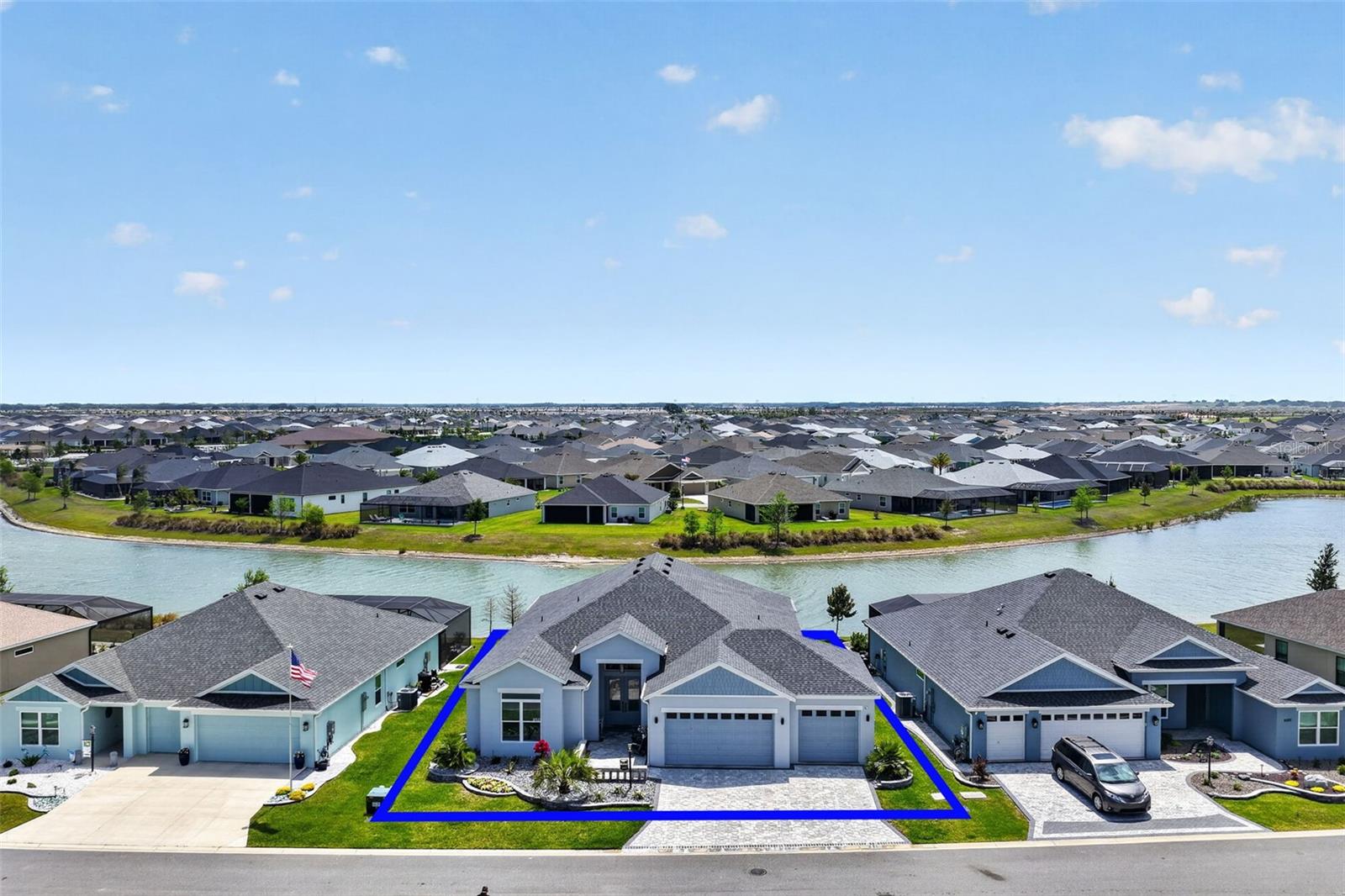 Single Family Residence in THE VILLAGES, FL - Daniel Dourado