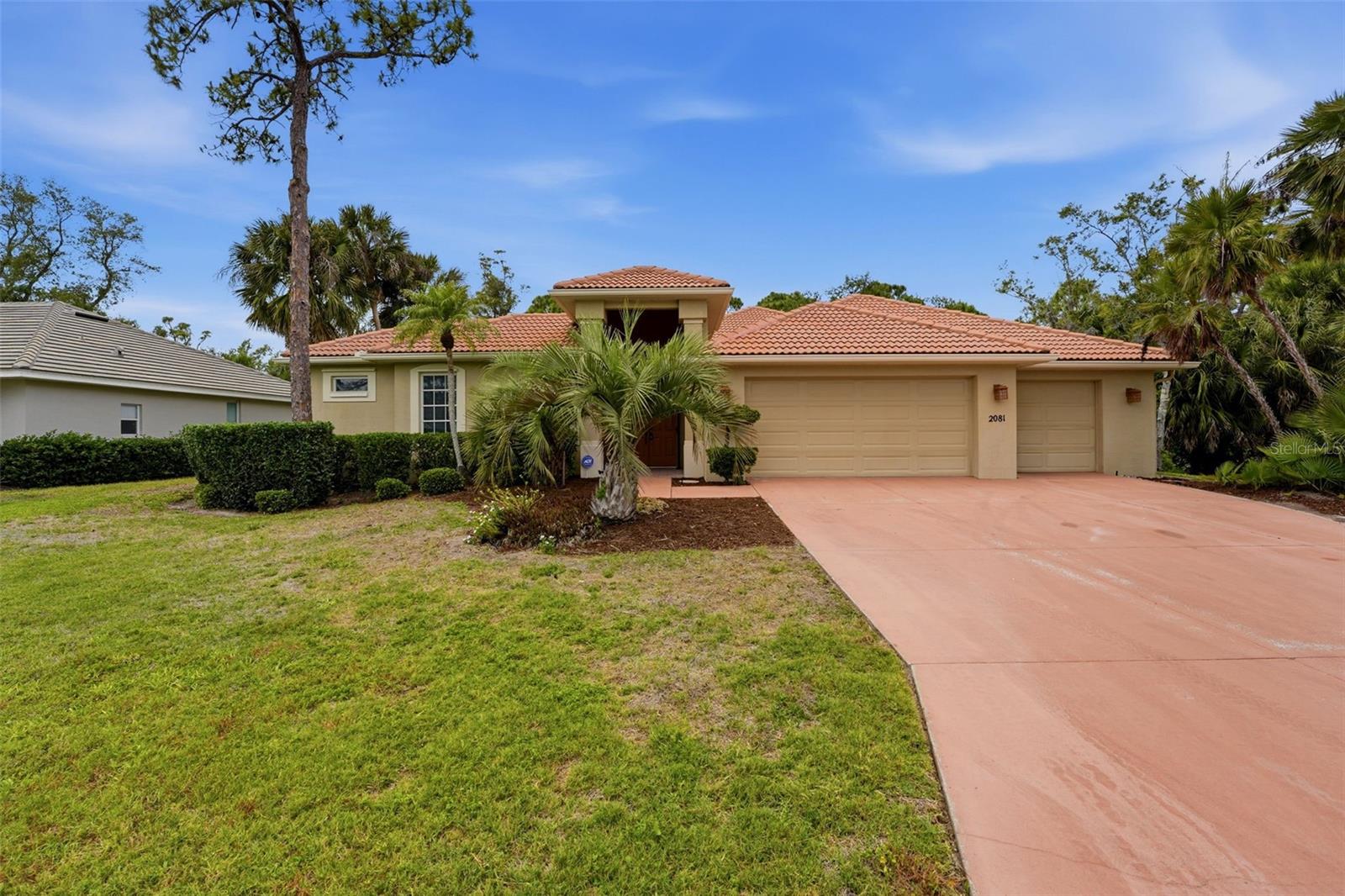 Single Family Residence in NOKOMIS, FL - Daniel Dourado