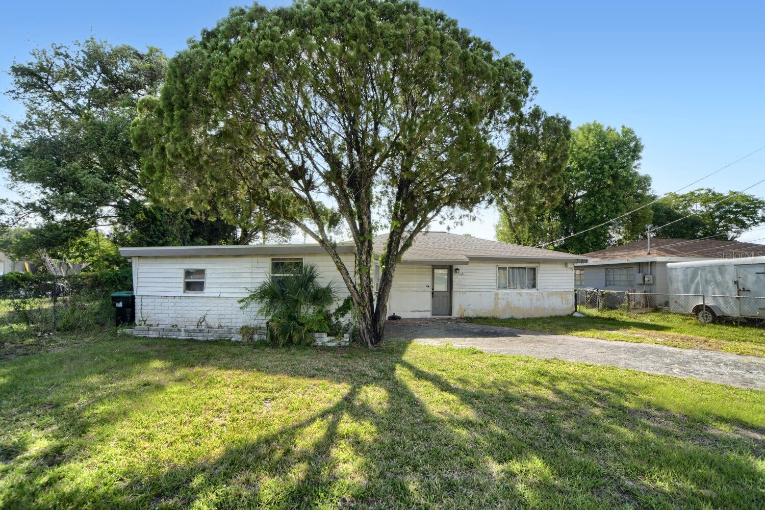 Single Family Residence in ORLANDO, FL - Daniel Dourado