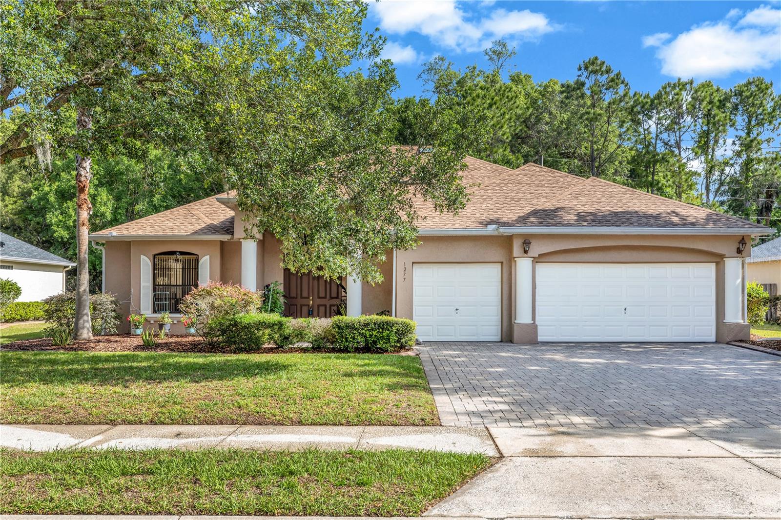 Single Family Residence in DELAND, FL - Daniel Dourado