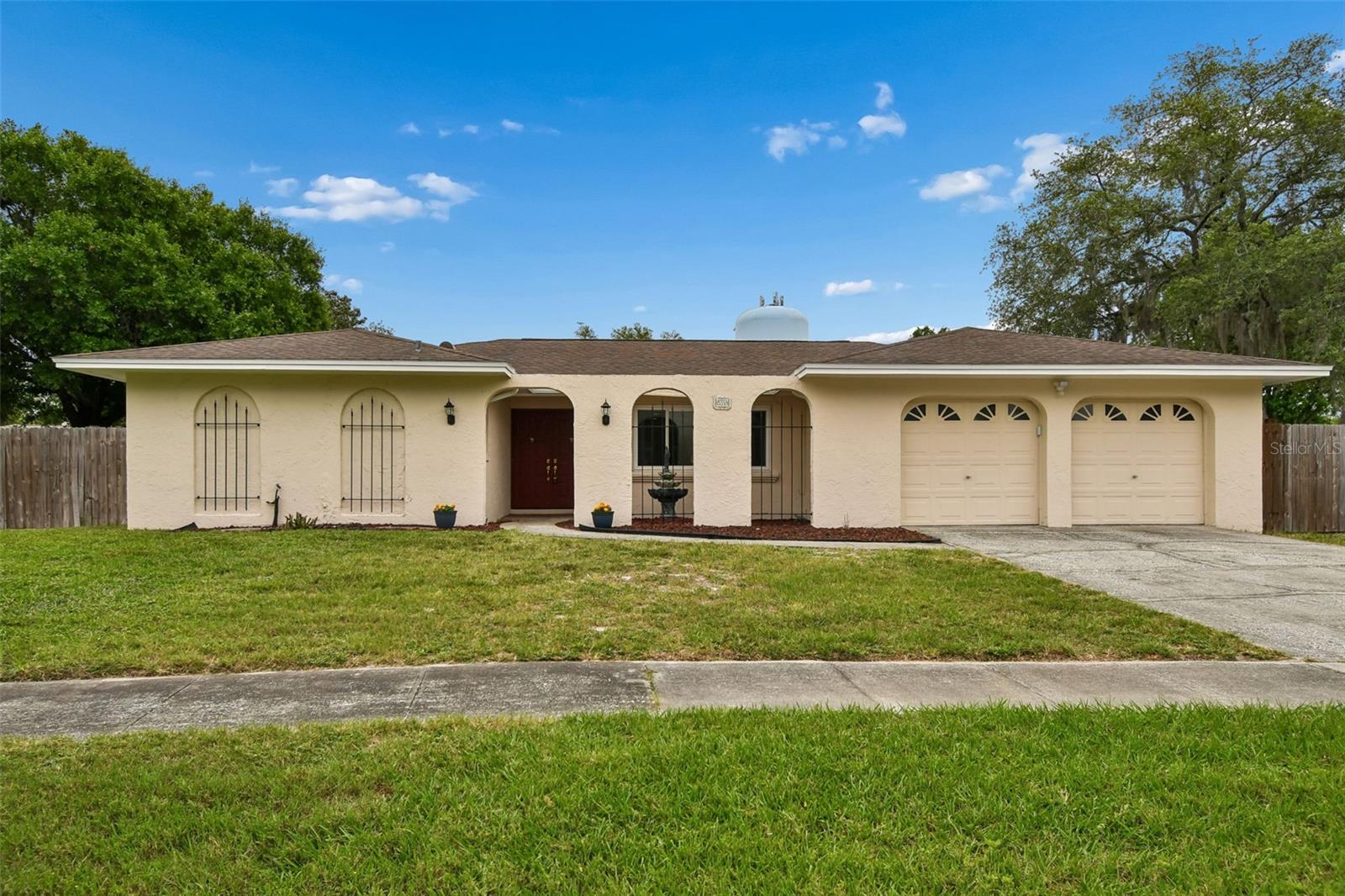 Single Family Residence in ORLANDO, FL - Daniel Dourado