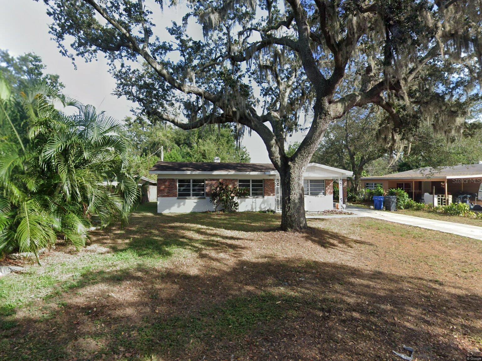 Single Family Residence in TAMPA, FL - Daniel Dourado