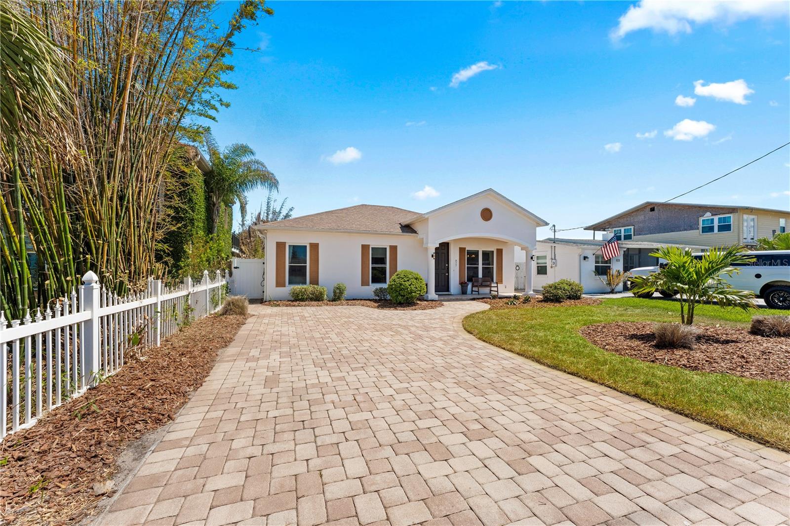 Single Family Residence in NEW SMYRNA BEACH, FL - Daniel Dourado