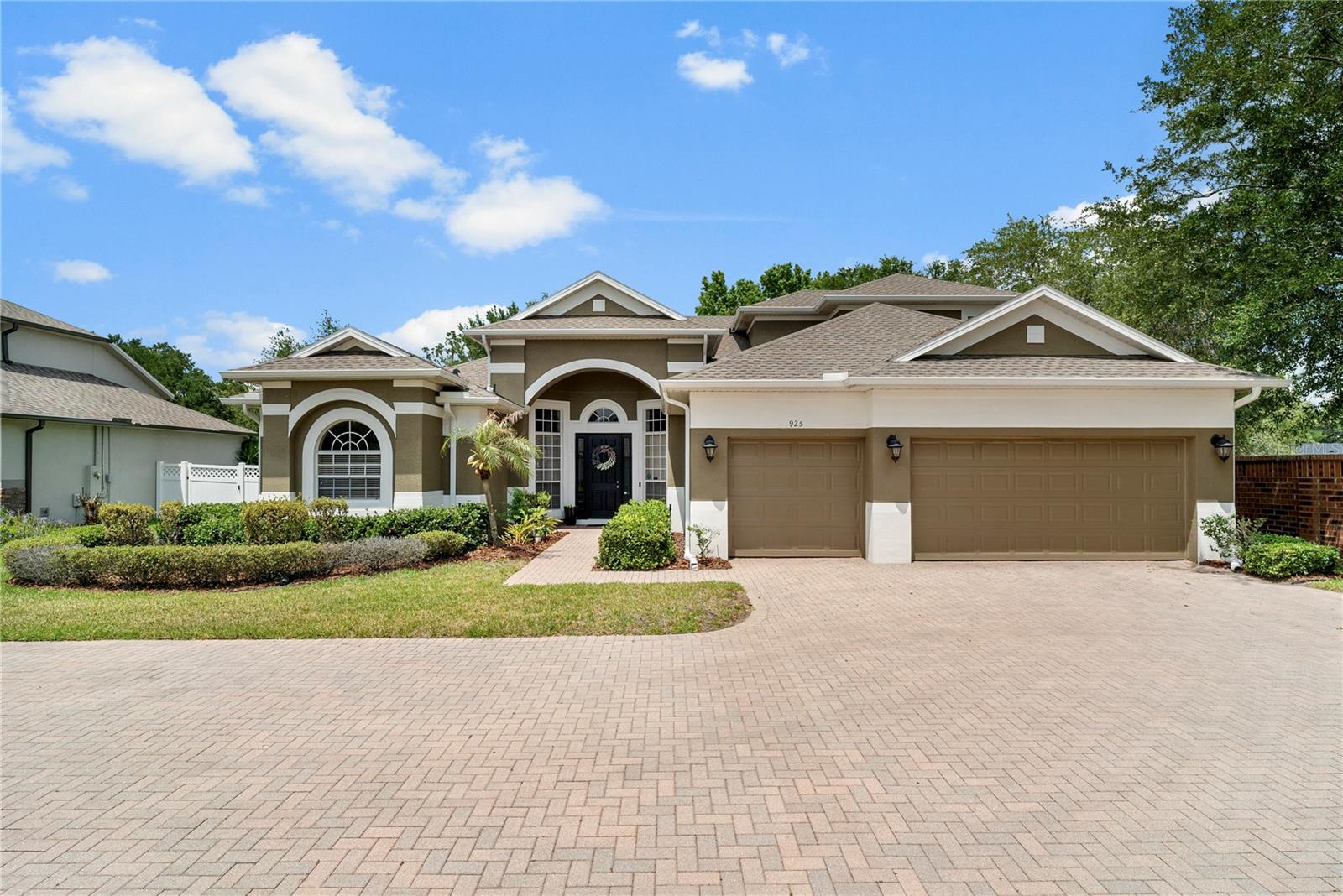Single Family Residence in WINTER GARDEN, FL - Daniel Dourado