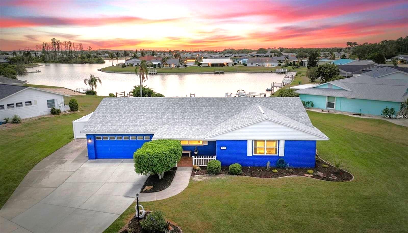 Single Family Residence in SUN CITY CENTER, FL - Daniel Dourado