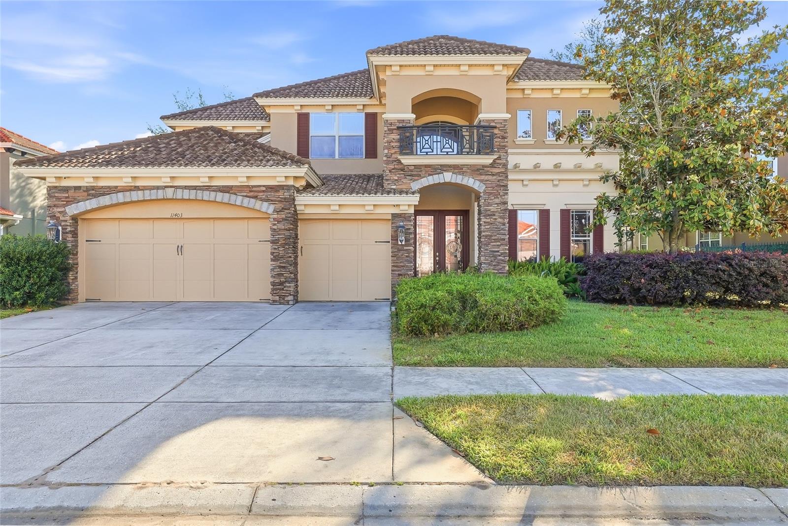 Single Family Residence in NEW PORT RICHEY, FL - Daniel Dourado