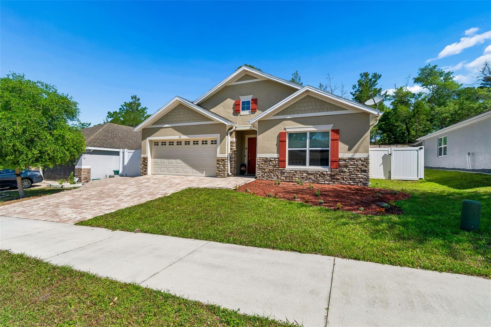 Single Family Residence in DELAND, FL - Daniel Dourado