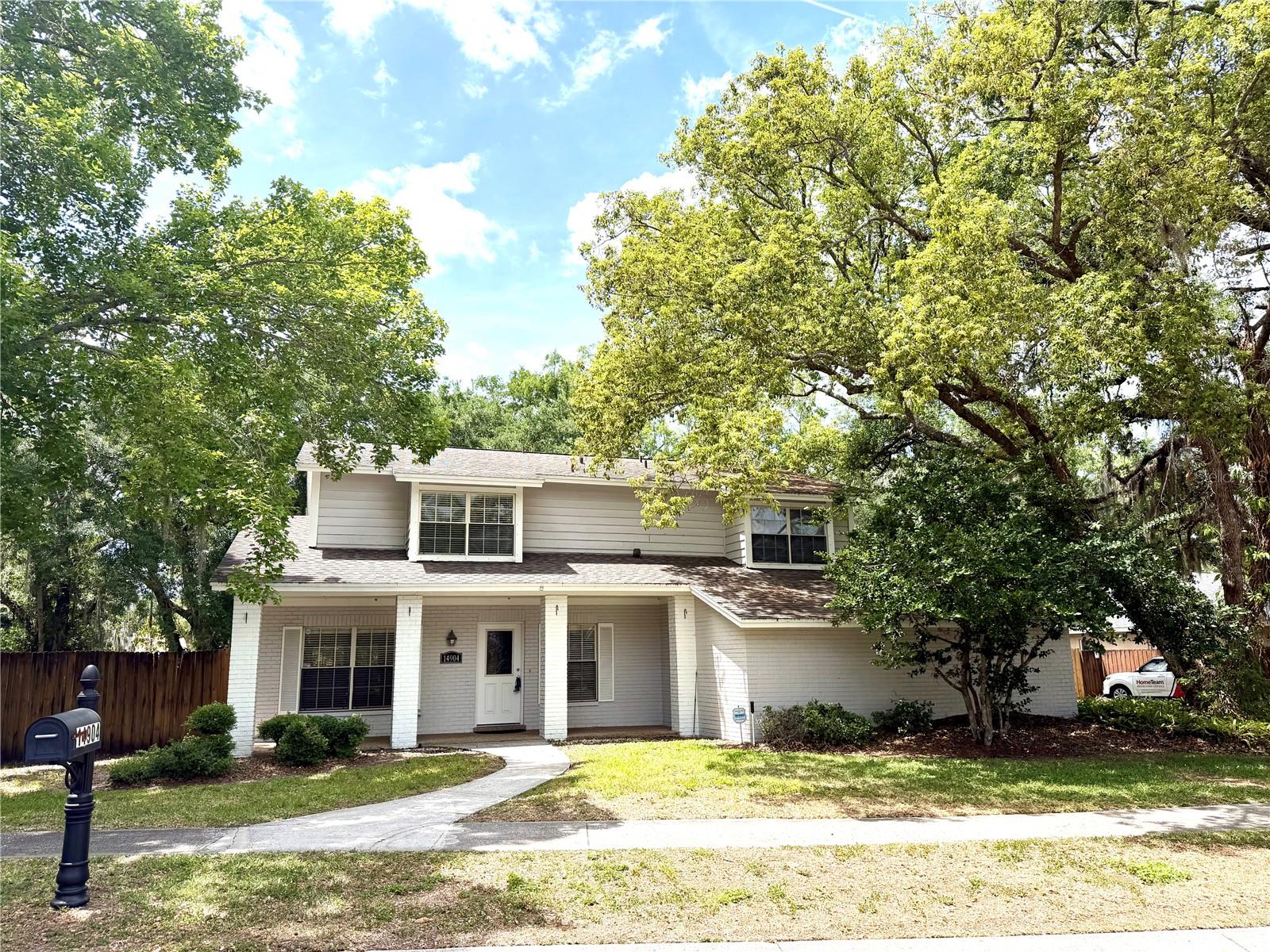 Single Family Residence in LUTZ, FL - Daniel Dourado