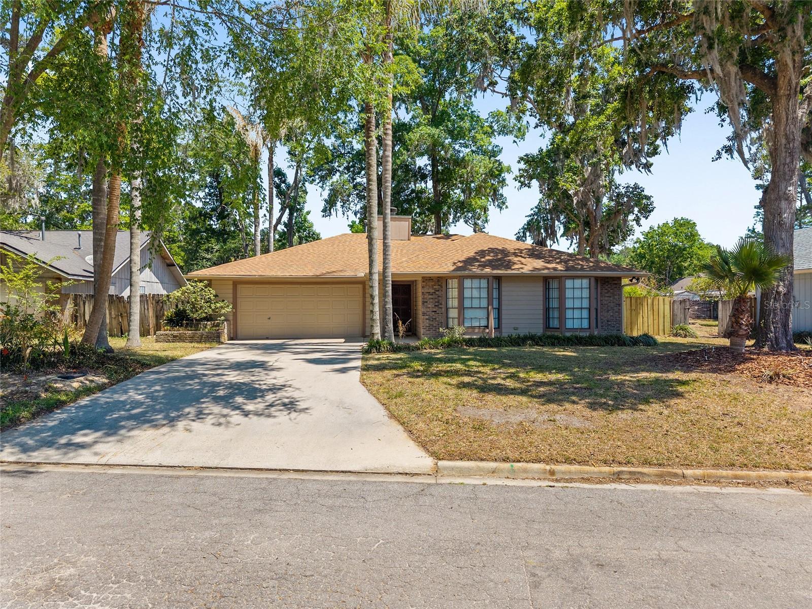 Single Family Residence in GAINESVILLE, FL - Daniel Dourado