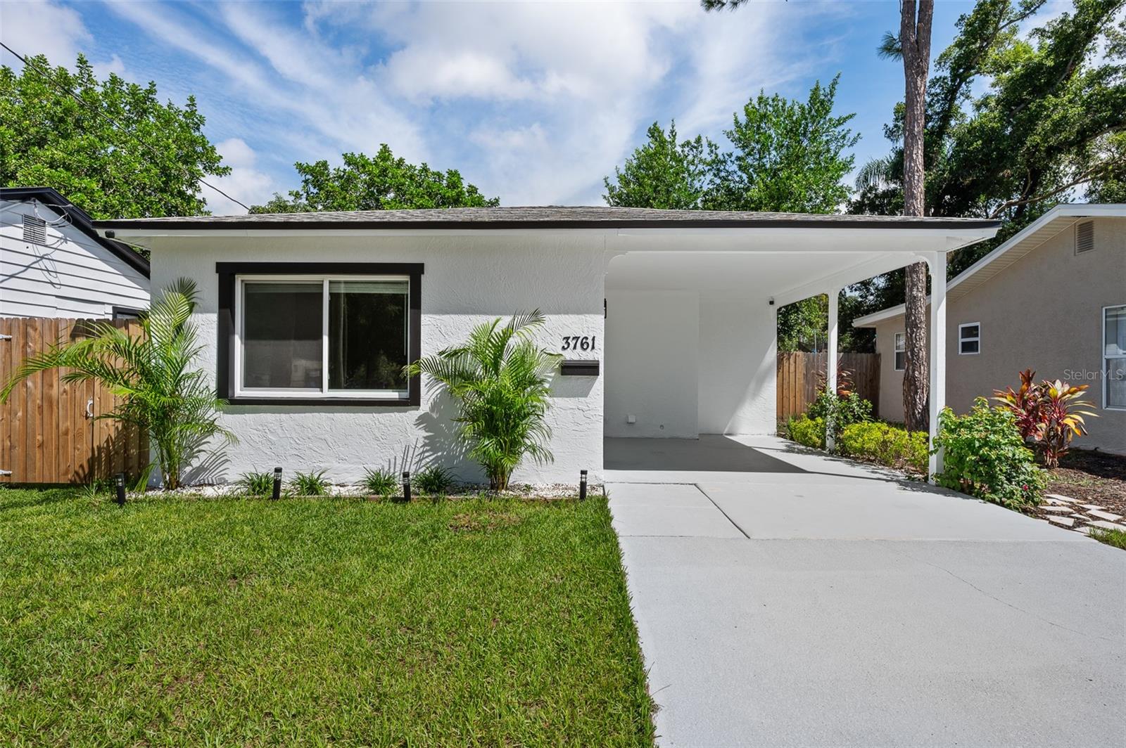 Single Family Residence em ST PETERSBURG, FL - Daniel Dourado
