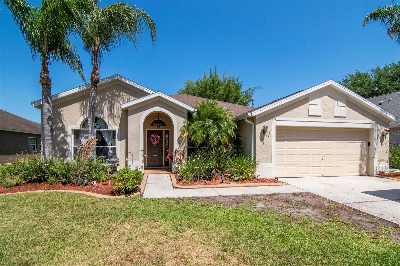 Single Family Residence in LUTZ, FL - Daniel Dourado