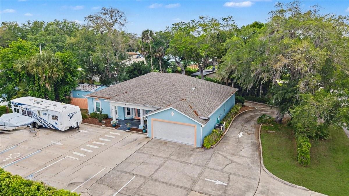 Single Family Residence in EDGEWATER, FL - Daniel Dourado
