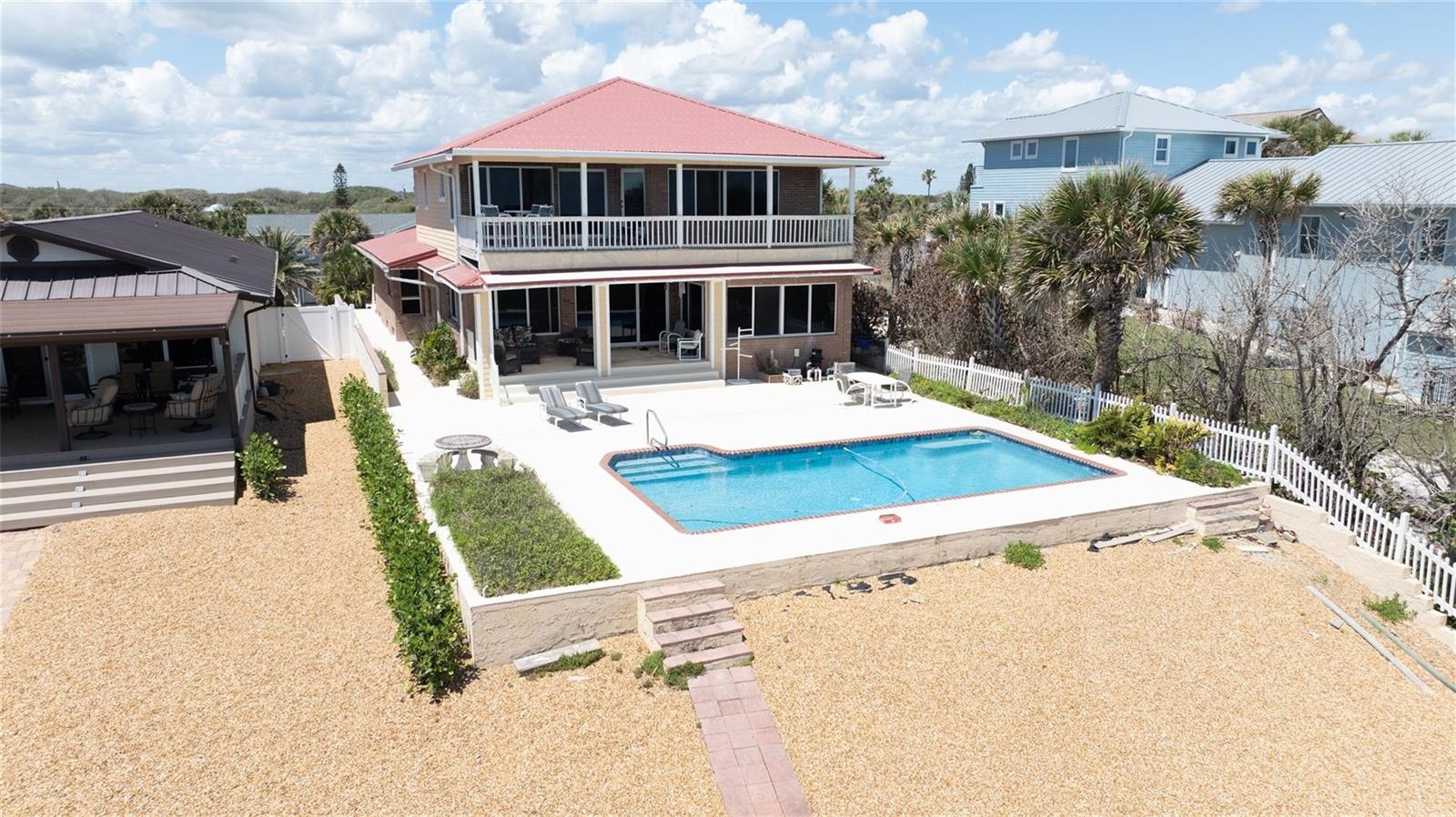 Single Family Residence in NEW SMYRNA BEACH, FL - Daniel Dourado