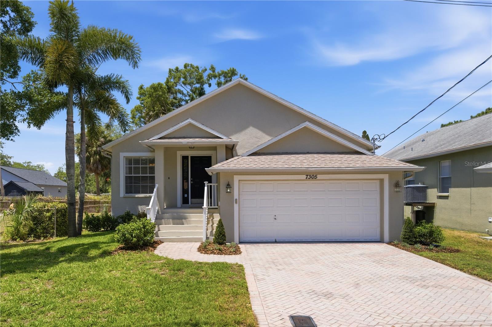 Single Family Residence in TAMPA, FL - Daniel Dourado