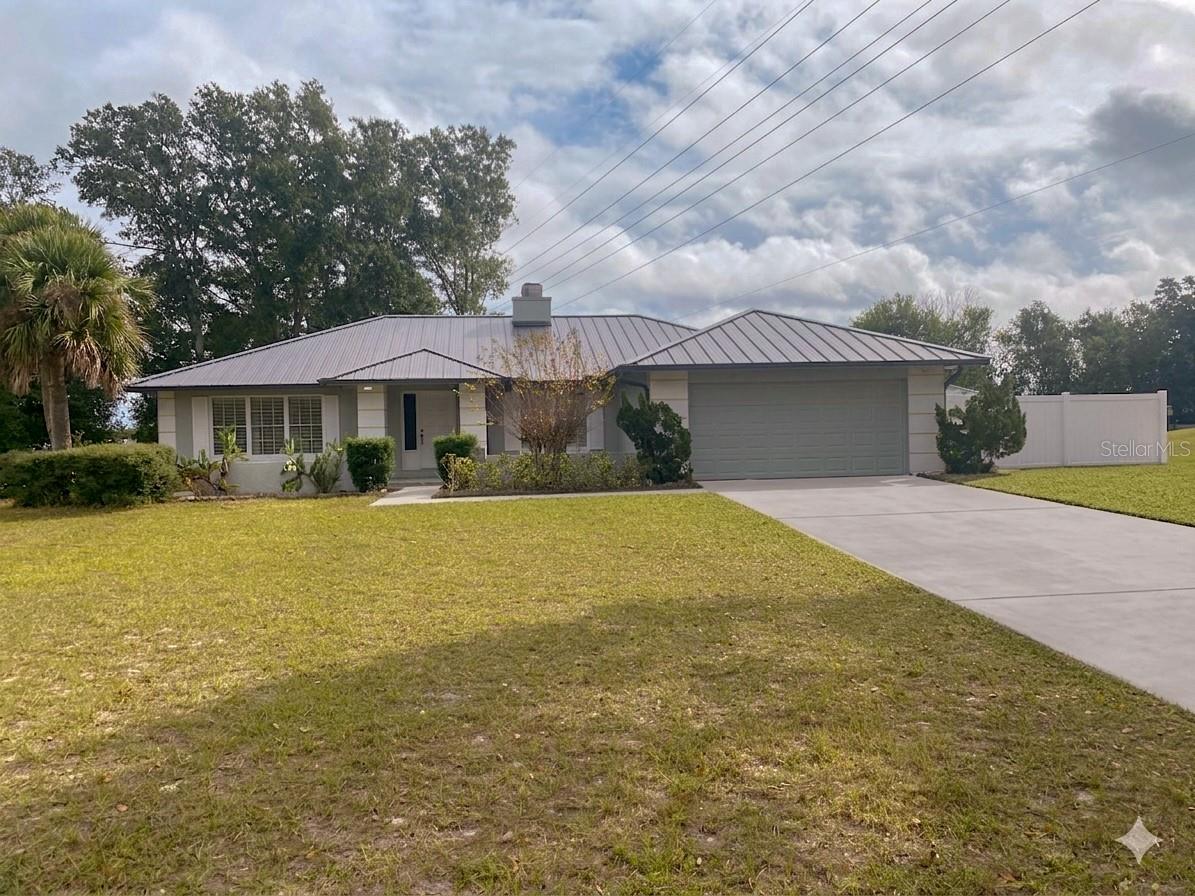 Single Family Residence in LONGWOOD, FL - Daniel Dourado