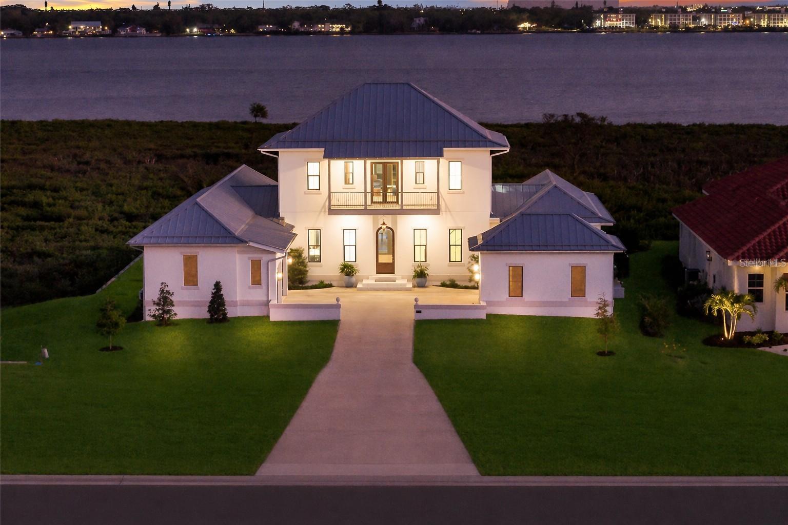 Single Family Residence in PALMETTO, FL - Daniel Dourado