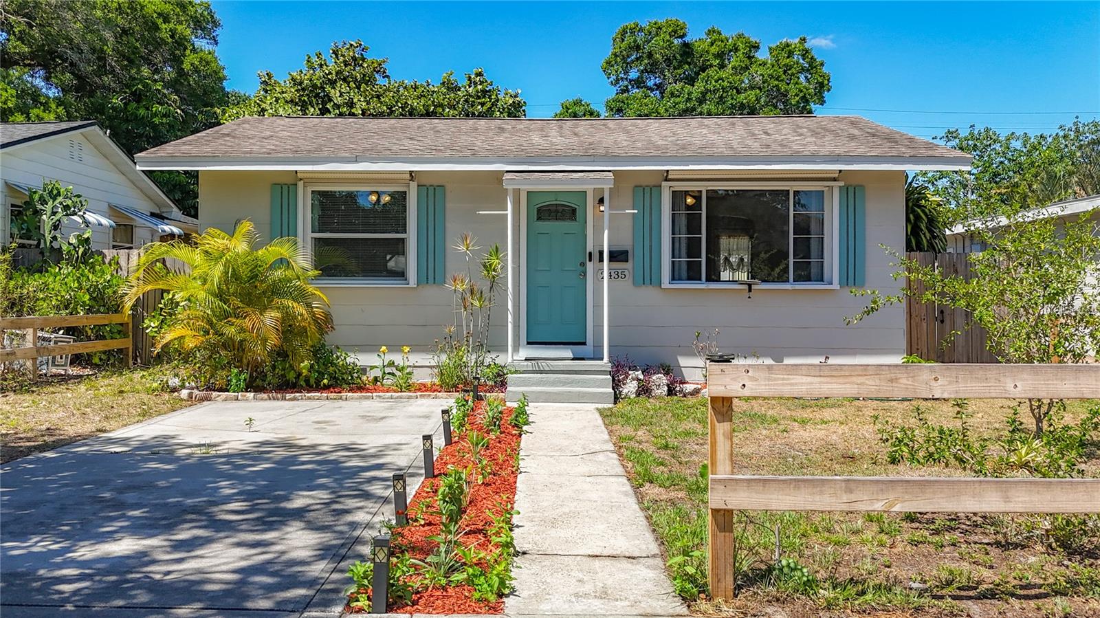 Single Family Residence em ST PETERSBURG, FL - Daniel Dourado