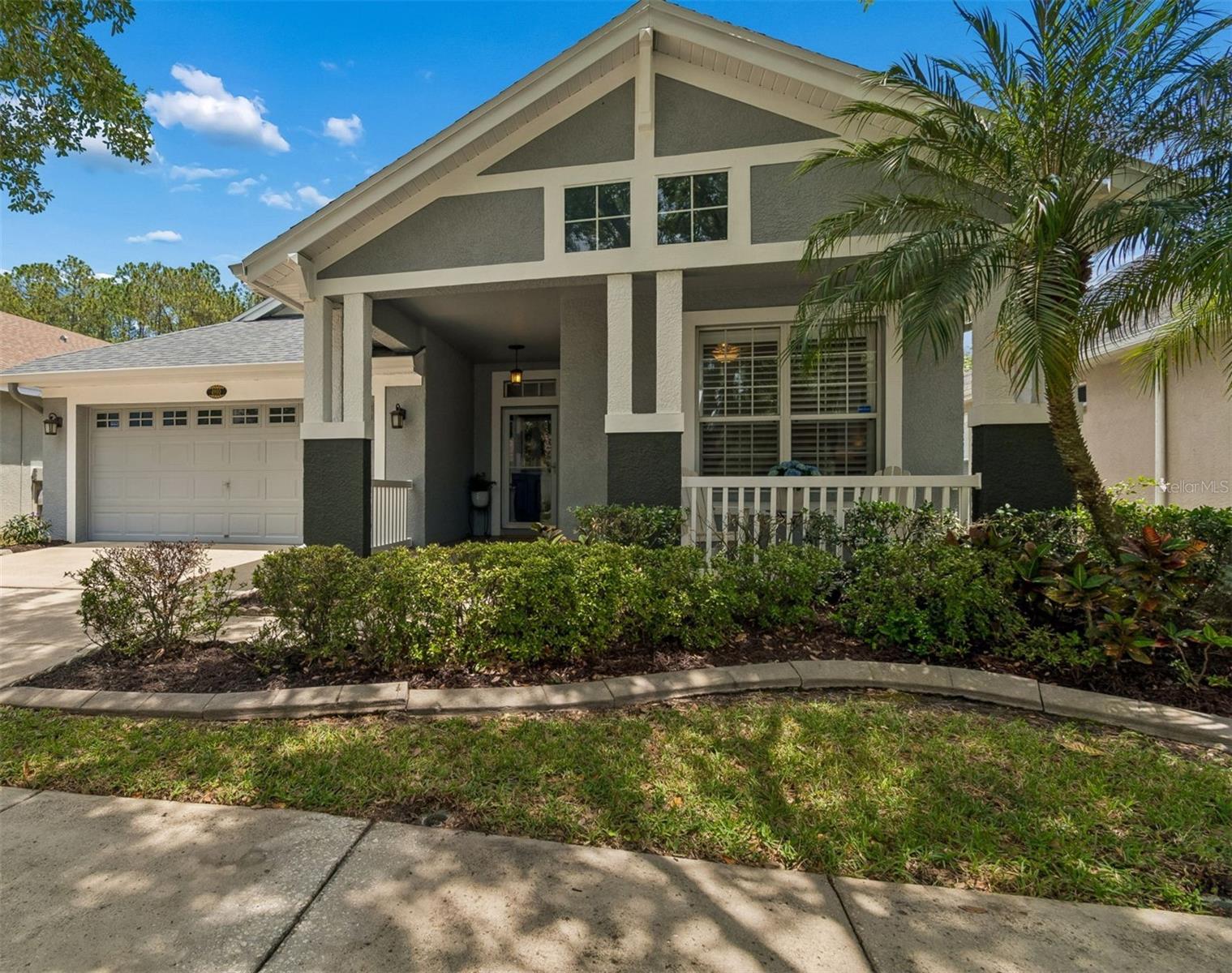 Single Family Residence in LUTZ, FL - Daniel Dourado